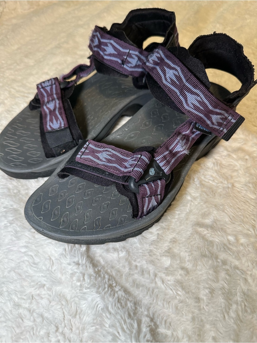 Women's Size 9 Purple Patterned Tevas